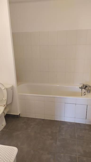T2 De 42M² A Proximite De La Gare A 30Min De Paris Apartment Mantes-la-Jolie Exterior foto